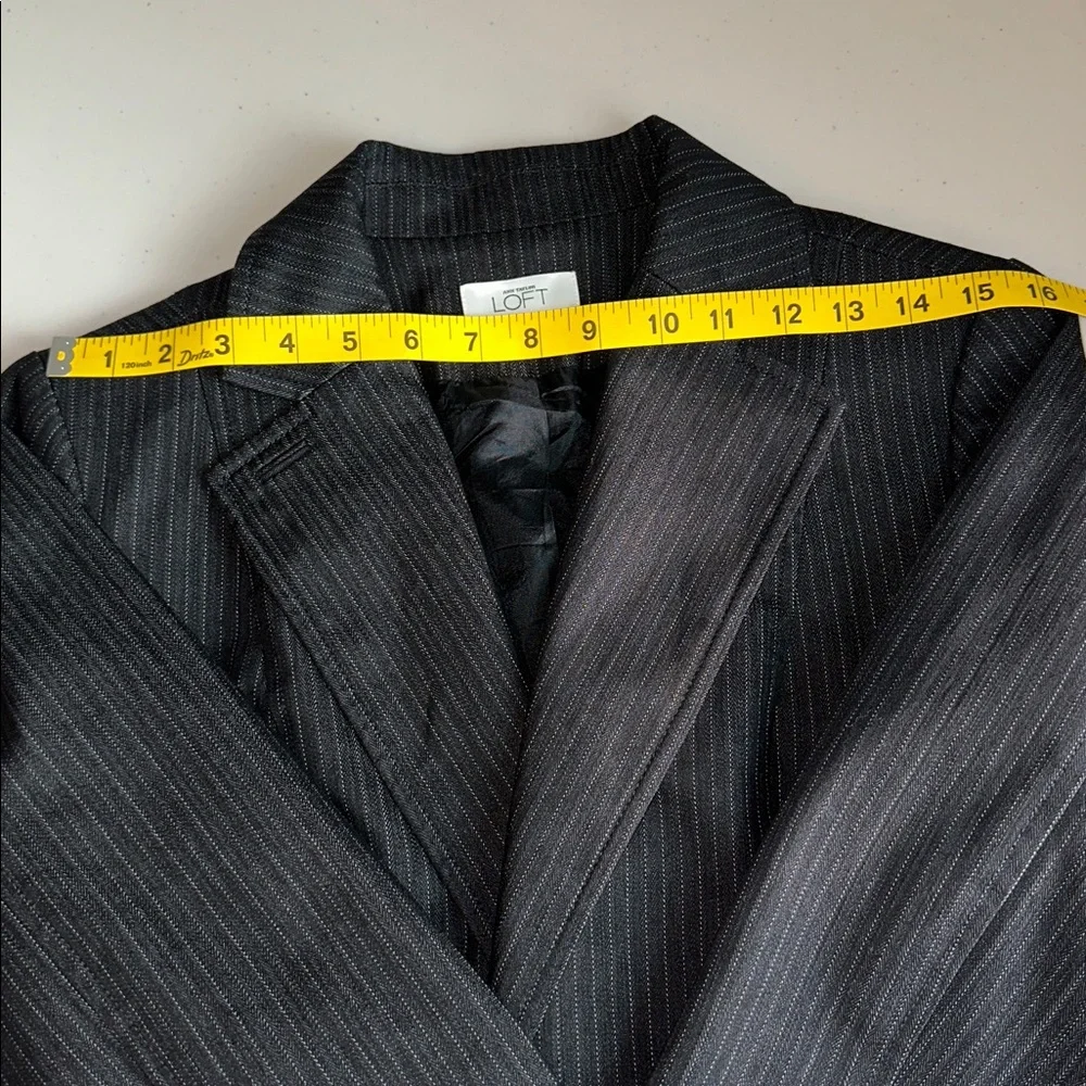 LOFT Charcoal Pinstripe Blazer Size 8 - Picture 9 of 16
